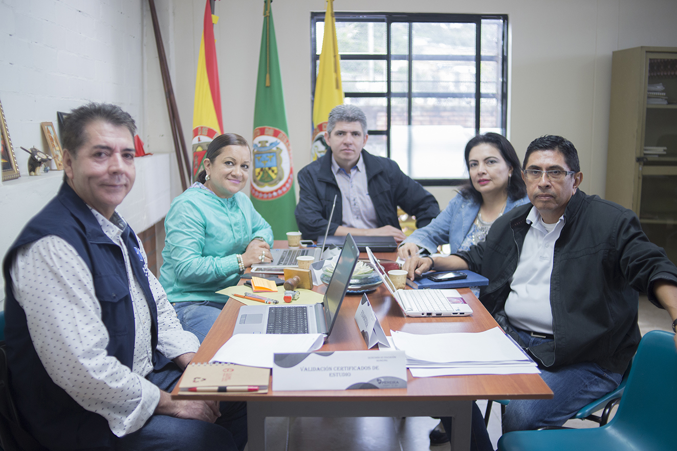 SECRETARIA EDUCACION ATIENDE DESDE IE COMPARTIR LAS BRISAS 1